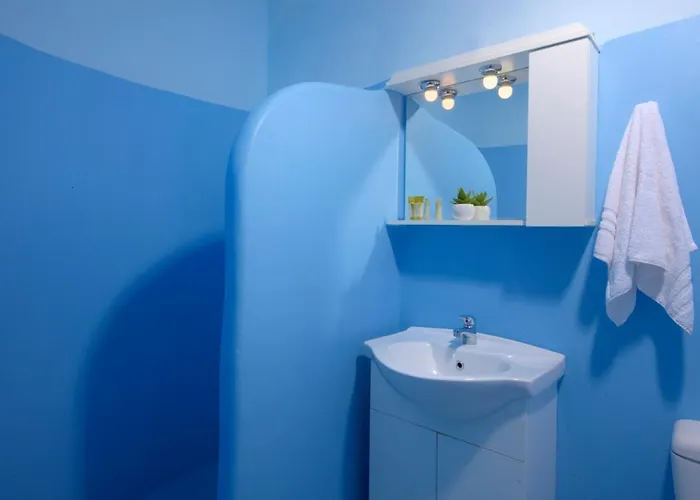 阿多尼斯客房公寓 * 凯勒里瓦迪