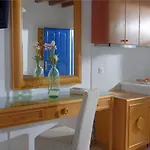 Adonis شقة كالو ليفادي